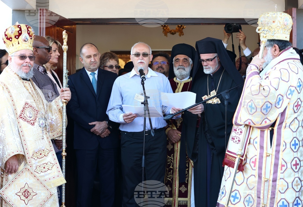 РЮА - Румен Радев - Български православен храм  "Св. Иван Рилски" - църковно-религиозна служба
