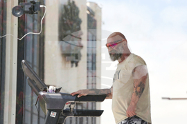 "Стъклената клетка" - Красимир Георгиев