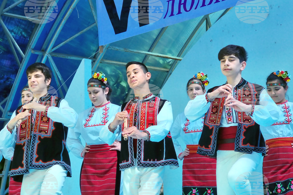 Ловеч - „Люлякова ръченица“ - фестивал