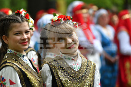 Село Божурово - фолклорен фестивал "Божурите"