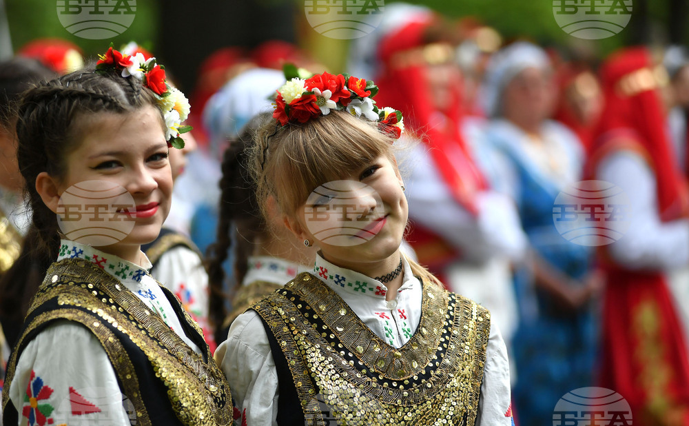 Село Божурово - фолклорен фестивал "Божурите"