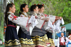 Село Божурово - фолклорен фестивал "Божурите"