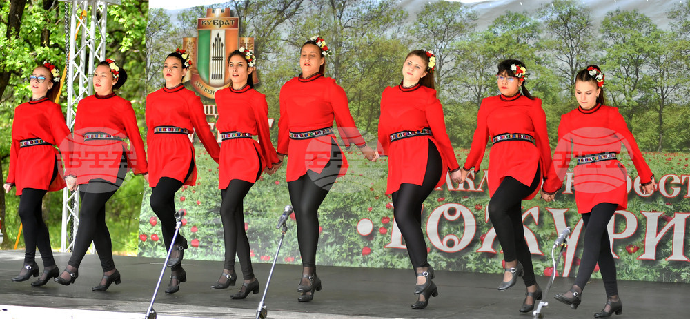 Село Божурово - фолклорен фестивал "Божурите"