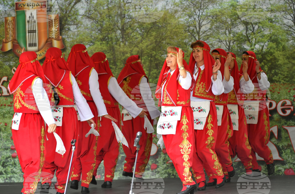 Село Божурово - фолклорен фестивал "Божурите"