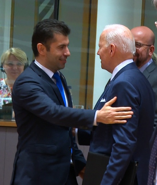 Започна участието на премиера Петков в съвместната сесия на евролидерите с президента на САЩ Джо Байдън