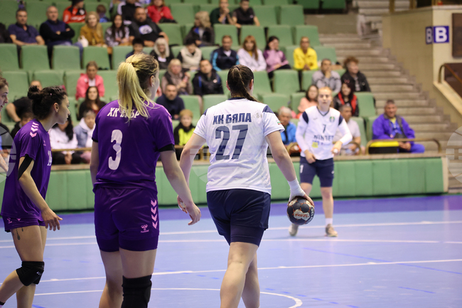 Бяла спечели дербито с Етър 64 в хандбалното първенство на България при жените