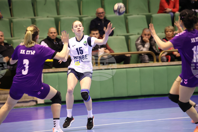 Етър 64 надделя над шампиона Бяла и нанесе първа загуба на съперника за сезона в женското хандбално първенство