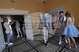 Бургас - Търговската гимназия - абитуриенти