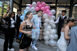 Бургас - Търговската гимназия - абитуриенти