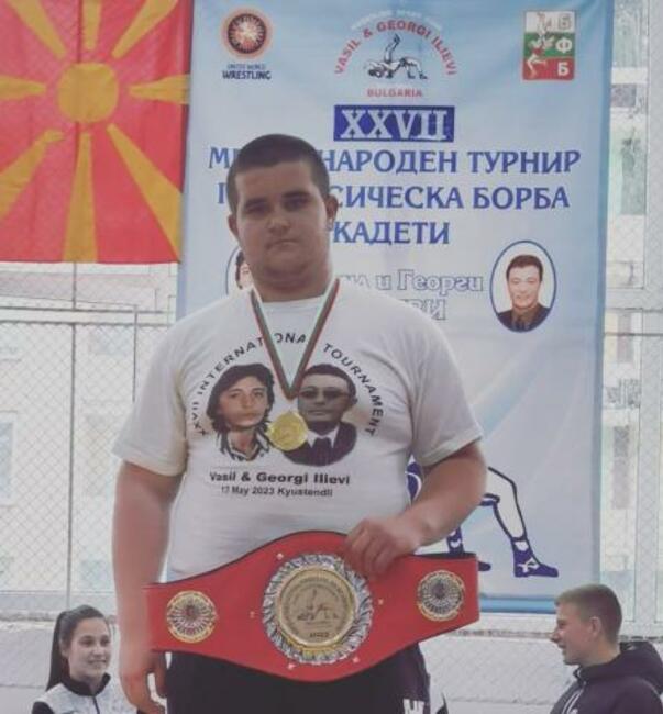 Стефано Йорданов спечели пояса "Васил и Георги Илиеви" на едноименния турнир по борба класически стил за кадети