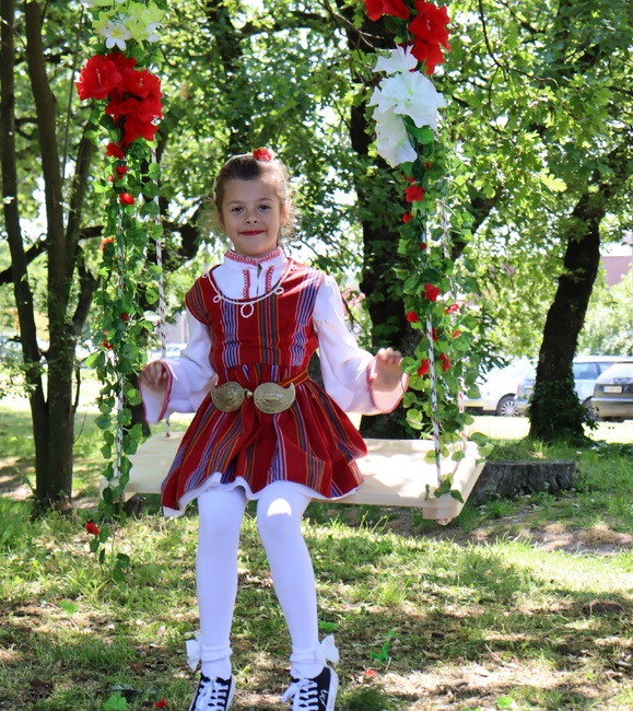 Китна Тракия пее и танцува днес: Концерт на Росица Пейчева и фотосесия „Аз съм българче“