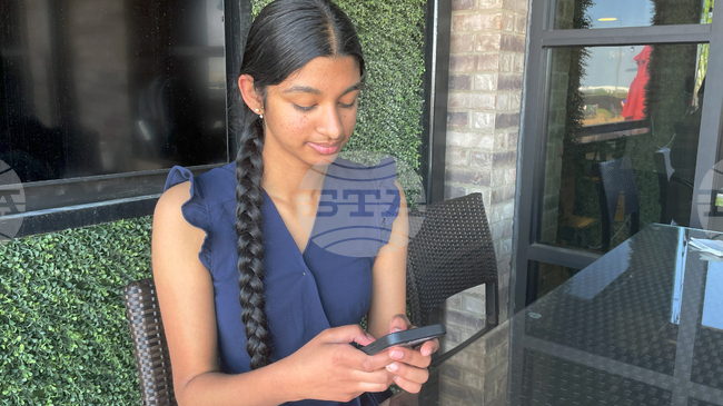 Индийски щат обмисля забрана на социалните мрежи за непълнолетните