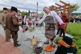 Априлци - възстановка