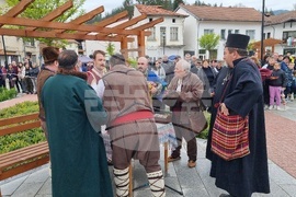 Априлци - възстановка