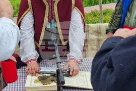 Априлци - възстановка