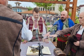 Априлци - възстановка