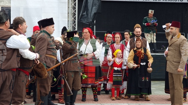 Априлци - възстановка