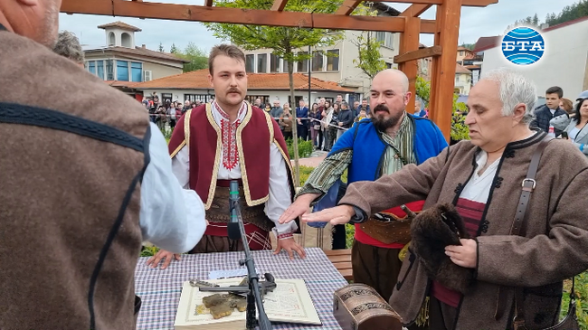 С възстановката в Априлци започна тържественото отбелязване на 147 г. от Новоселското въстание, част от епопеята на Априлското въстание