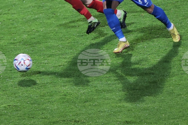 Ашли Уестууд напусна треньорския пост в националния отбор по футбол на Хонконг