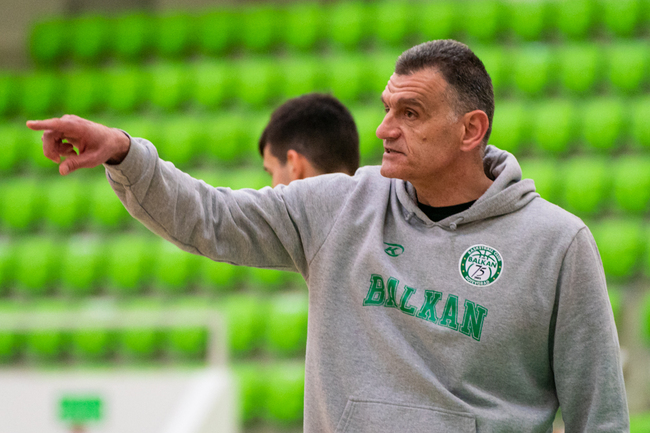 Треньорът на юношеския тим на Балкан Мирослав Ралчев: "Важното е тези състезатели да могат да се реализират в мъжкия баскетбол"