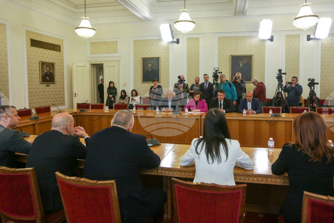 Парламент - ГЕРБ-СДС - БСП - среща
