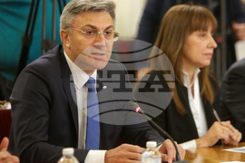 Парламент - ГЕРБ-СДС - ДПС - среща