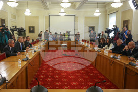 Парламент - ГЕРБ-СДС - ДПС - среща