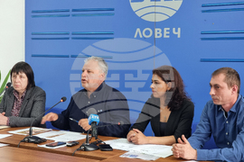 Национален пресклуб на БТА Ловеч - КТ "Подкрепа" - театър - пресконференция