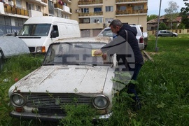 Разград - изоставени коли - стикери