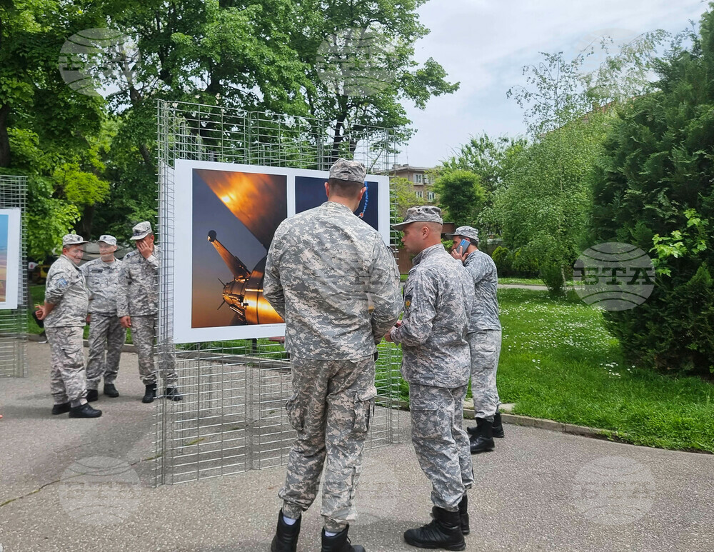 Пътуваща изложба по повод 110-ата годишнина на българска бойна авиация беше открита в Стара Загора