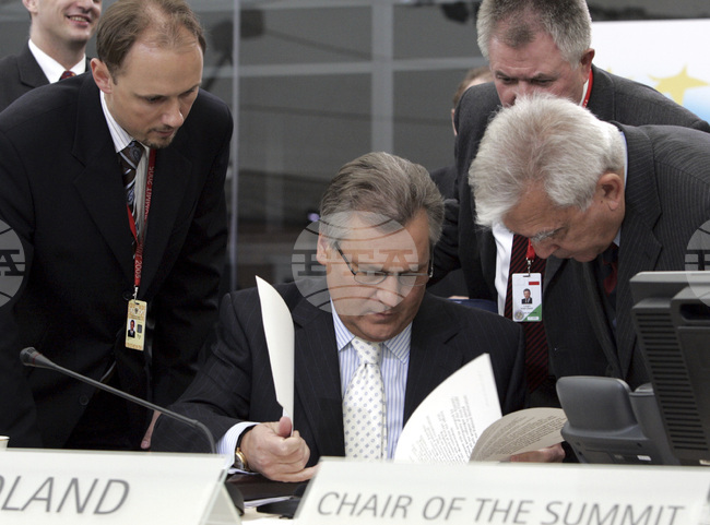 Това не е война на Путин, тя се подкрепя от мнозинството руснаци, заяви пред Укринформ бившият полски президент Квашневски