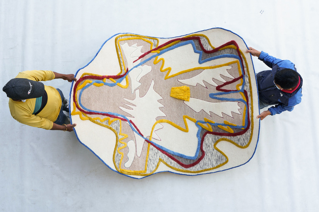 Румъния - Килими, вдъхновени от кукери, показва българка на Румънската седмица на дизайна в Букурещ