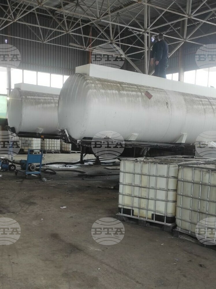 Агенция „Митници“: 87 600 л спирт и енергийни продукти задържаха митнически служители при акция в района на Кулата, Благоевград и Перник
