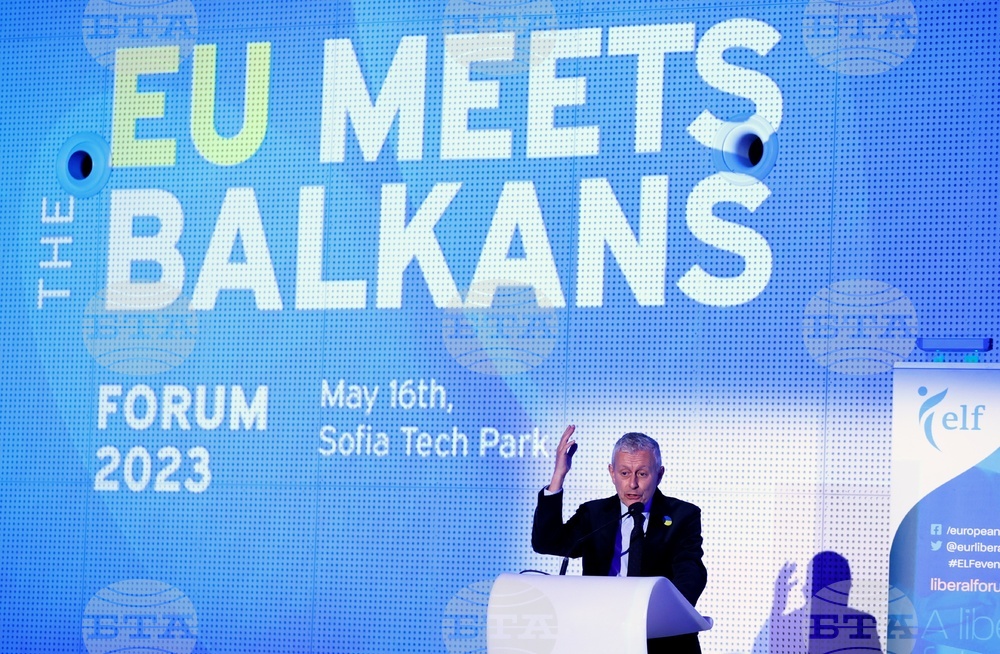 Atlantic Club President: Problems in Balkans Are "Insignificant Compared to Danger from Russia and China"