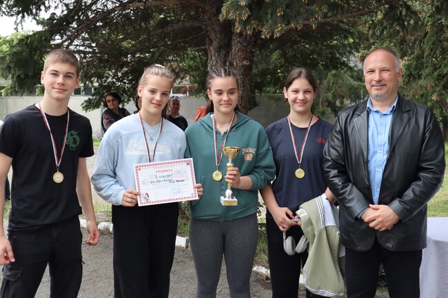 Областният управител на Стара Загора Иван Чолаков връчи днес наградите на победителите от регионалния етап на националното състезание „Млад спасител“