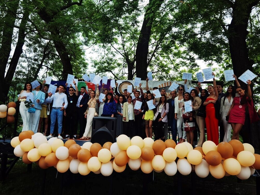 Община Ловеч: Немски езикови дипломи DSD II получиха абитуриенти от ловешката Езикова гимназия