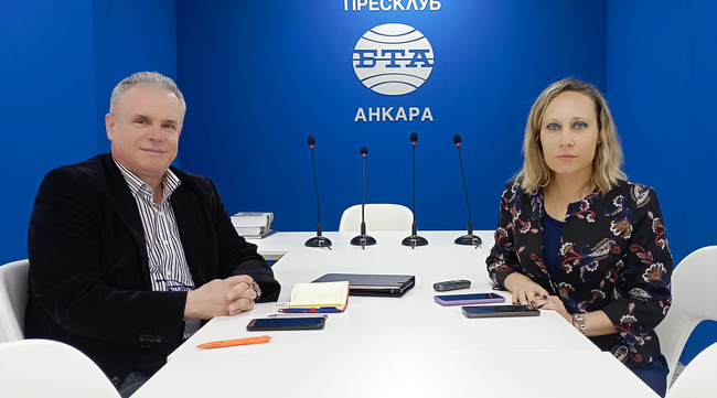 Д-р Юксел Йозкале, председател на дружеството БИСАВ: Има все по-голям интерес към изучаването на български език в Анкара