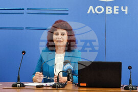 Националния пресклуб на БТА в Ловеч - РУО - ДЗИ - пресконференция