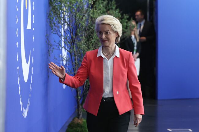 European Commission President Congratulates New Bulgarian PM, Deputy PM
