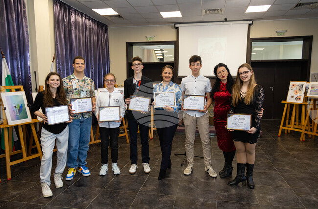 Бургас - ученици - фотографска изложба