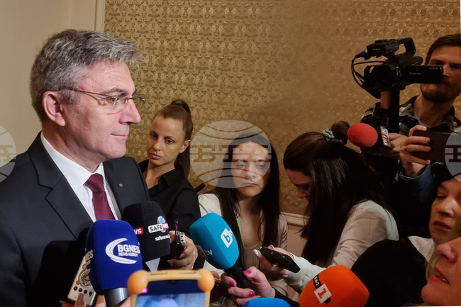 Парламент - Мустафа Карадайъ - брифинг