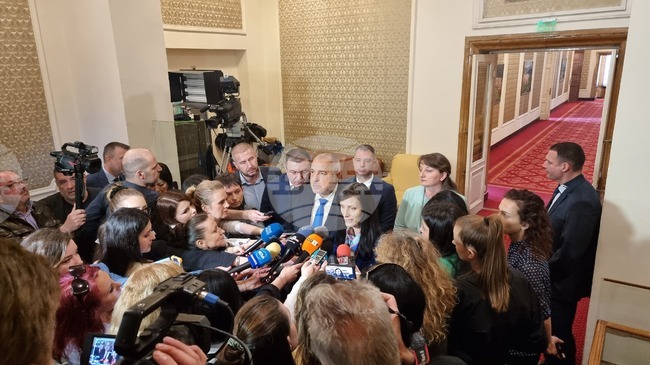 Ще изпълня мандата и ще се върна при президента, заяви кандидатът за премиер на ГЕРБ – СДС Мария Габриел