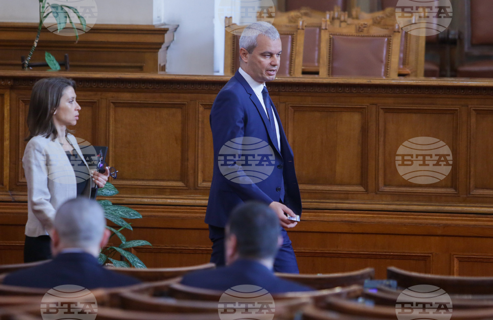 Парламент - заседание - Искра Михайлова - Костадин Костадинов
