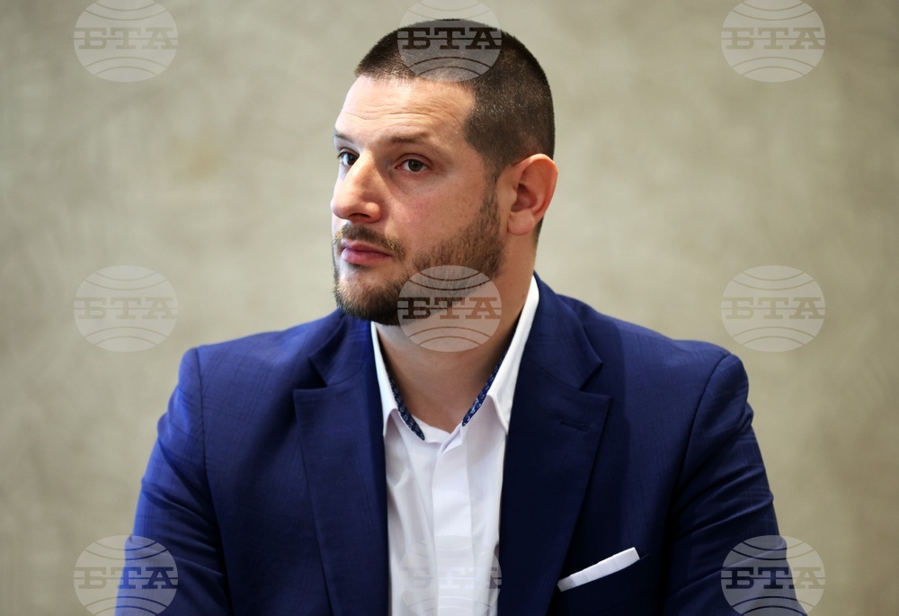 Сдружение "Соларна Академия България" призова МОСВ за отмяна на административни изисквания за ВЕИ проекти 