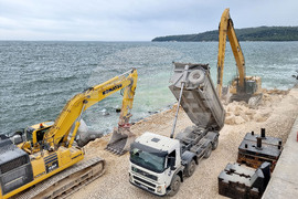 Варна - вълнолом - ремонт