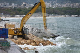 Варна - вълнолом - ремонт