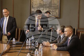 Парламент - Комисия по отбрана