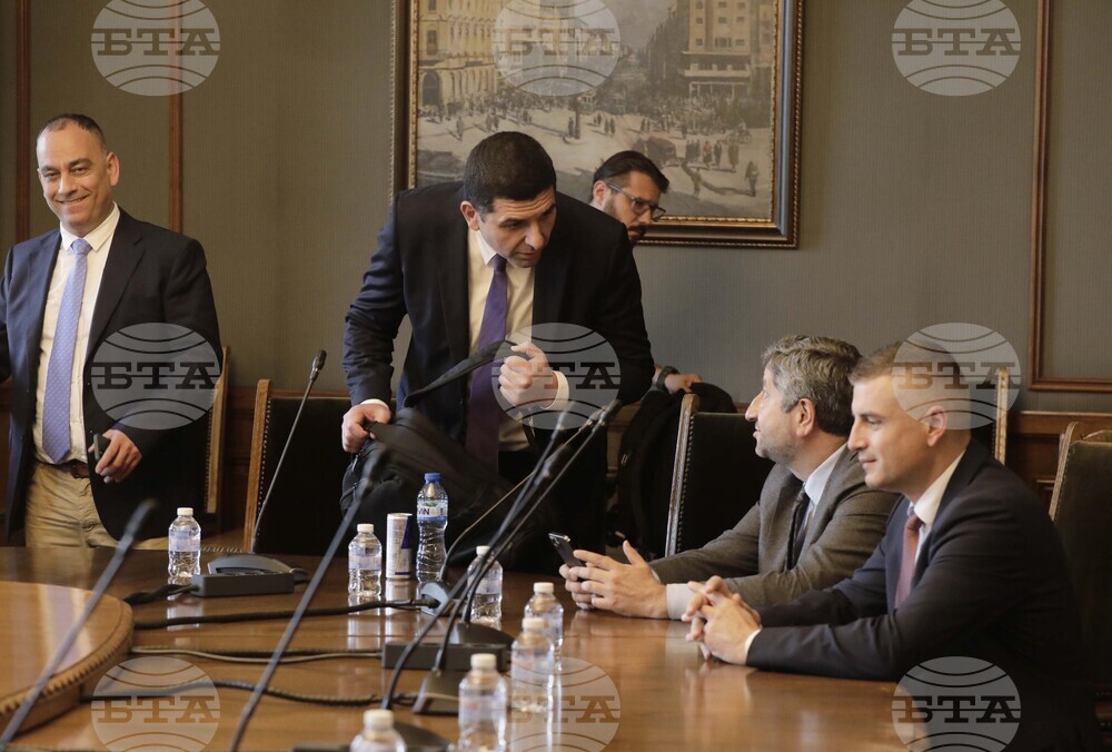 Парламент - Комисия по отбрана