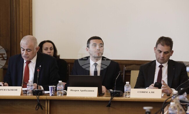 Парламент - Комисия по труда, социалната и демографската политика 