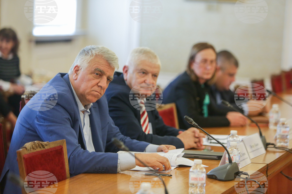 Парламент - Комисия по икономическа политика и иновации